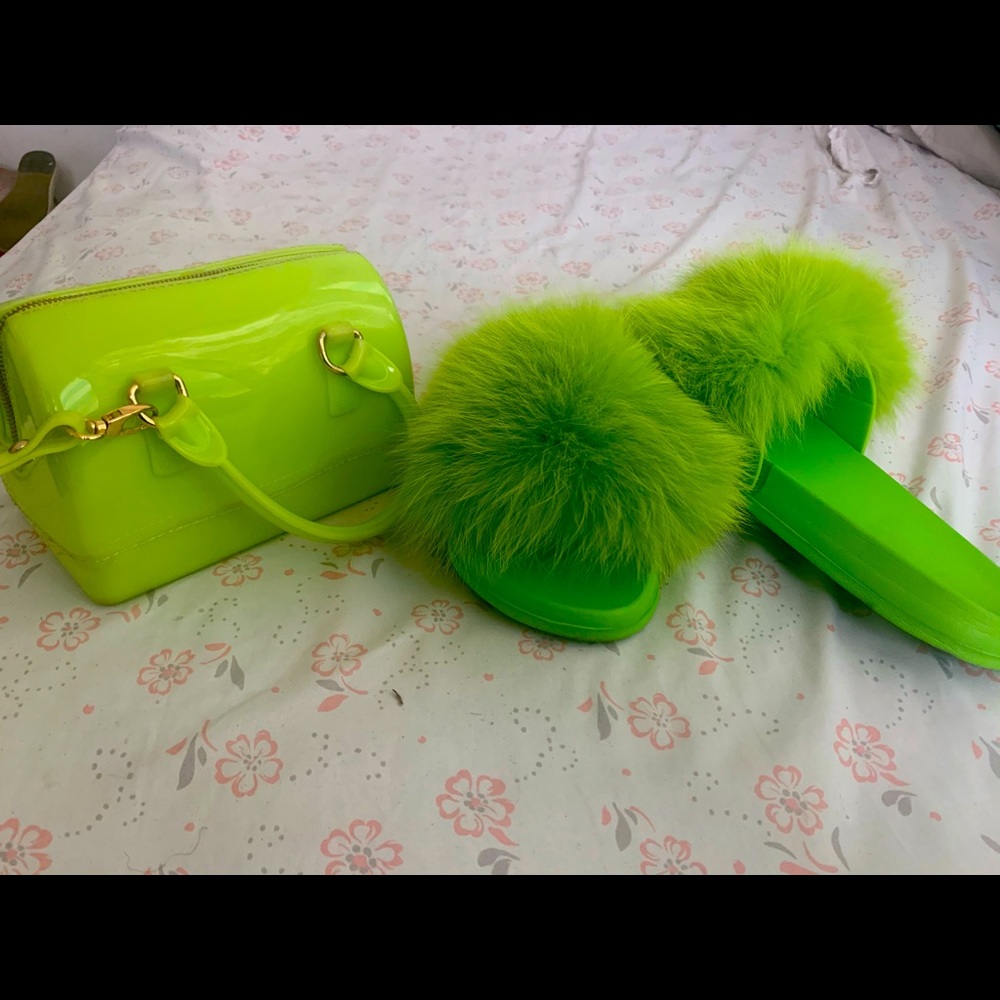 Green jelly purse in fur slides (9)
